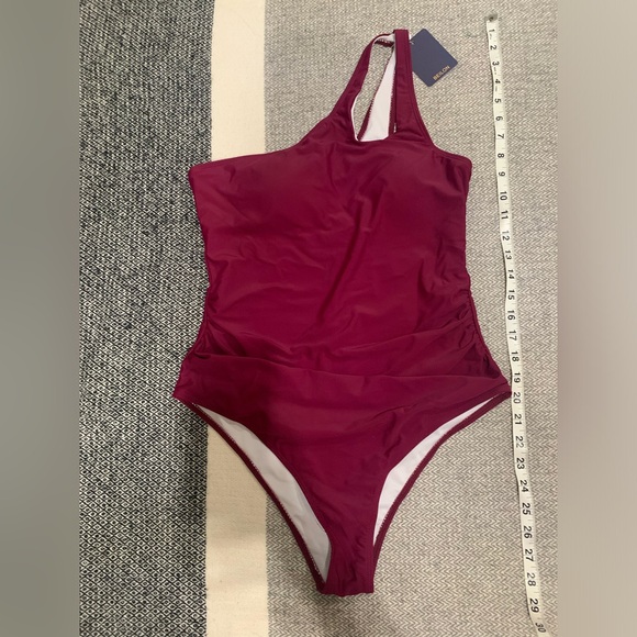 One piece‎ Swimsuit 👙 - Picture 1 of 3